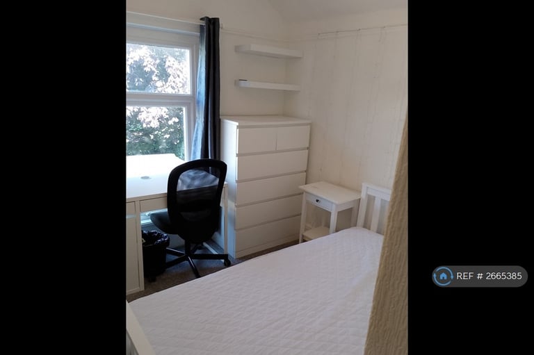 5 bedroom house in Rhyddings Terrace, Brynmill, Swansea, SA2 (5 bed) (#2665385)