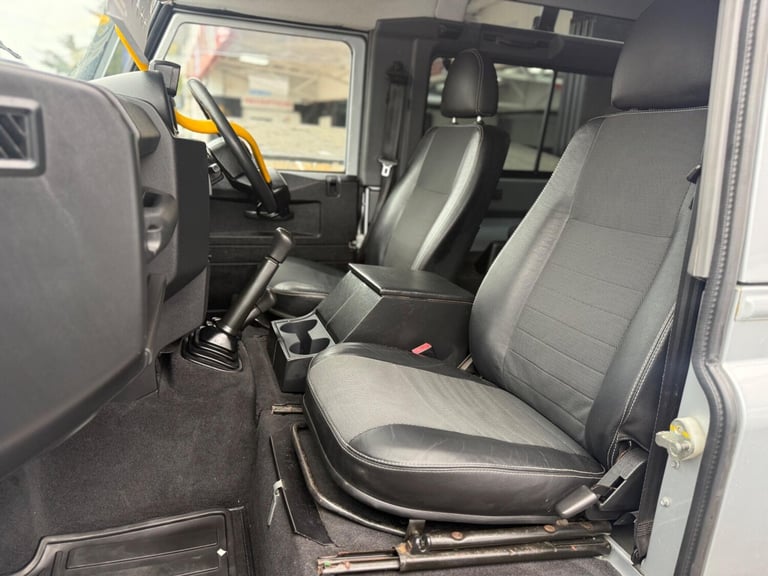 2025 Land Rover Defender 90 2.4 TDCi XS Station Wagon 4WD SWB Euro 4 3dr Diesel Manual