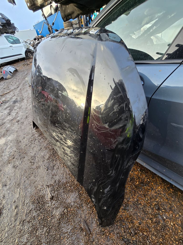 RANGE ROVER EVOQUE BONNET HOOD Panel BLACK  Breaking Parts 