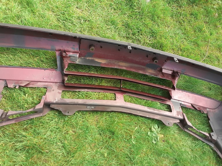 Citroen XM front bumper. Some damage (see pictures)