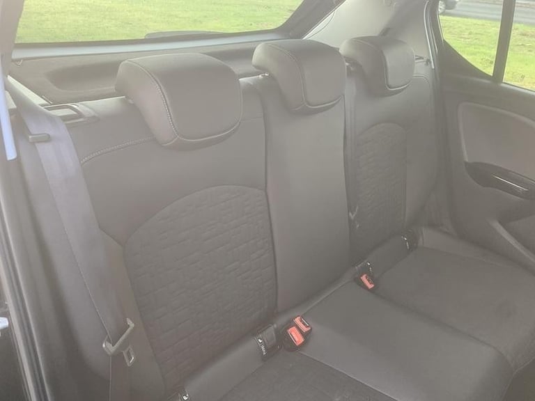 2016 Vauxhall Corsa 1.4i ecoFLEX Elite - New MOT - Only 31000 Miles