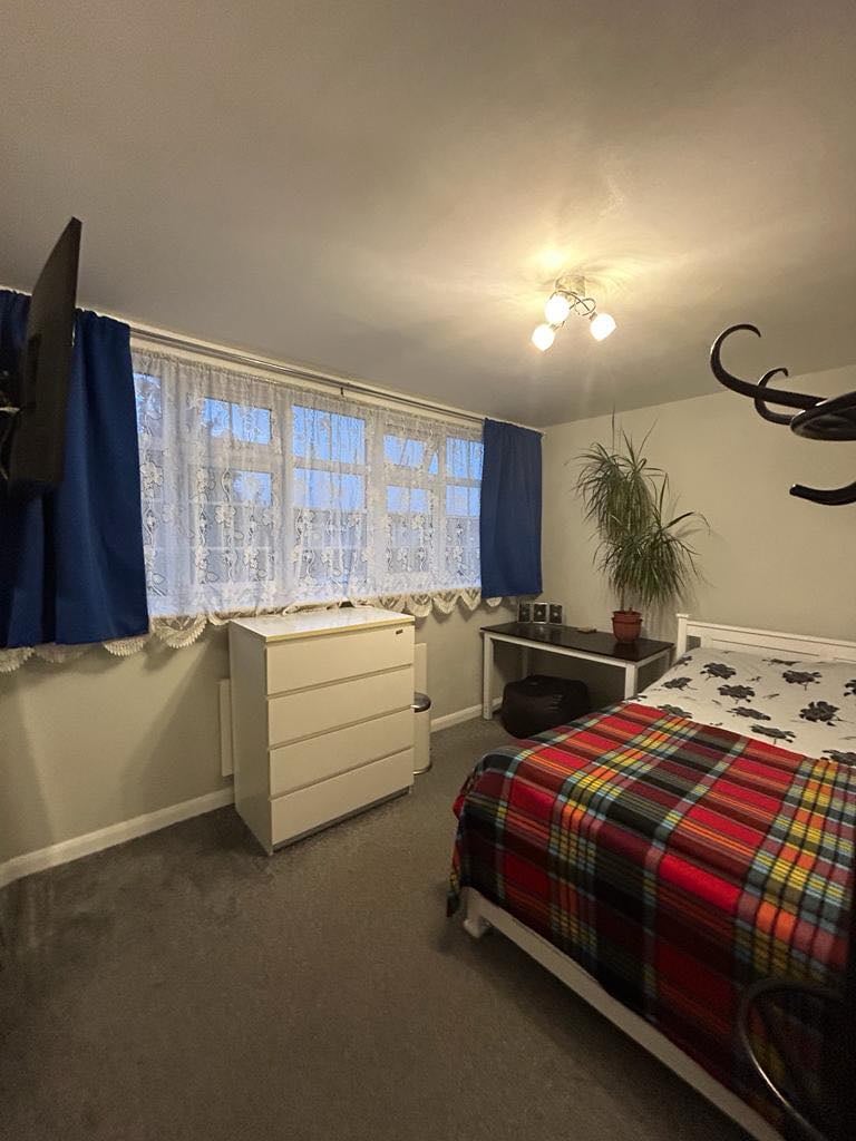Double room for 1 person £700 pm-