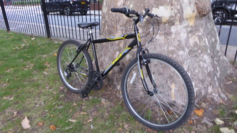 Mountain Bike - 6 speeds - Smooth riding - Not much used - In great condition