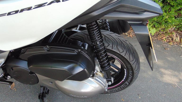 Honda NSS 300 A-K FORZA 2019 AUTOMATIC SCOOTER FSH FAST ECONMICAL ULEZ 