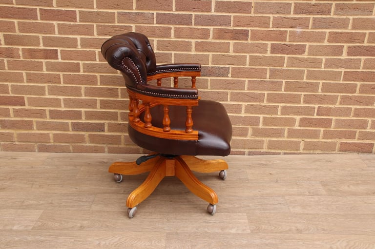 Chesterfield Gas Lift Captains Chair (UK Delivery)