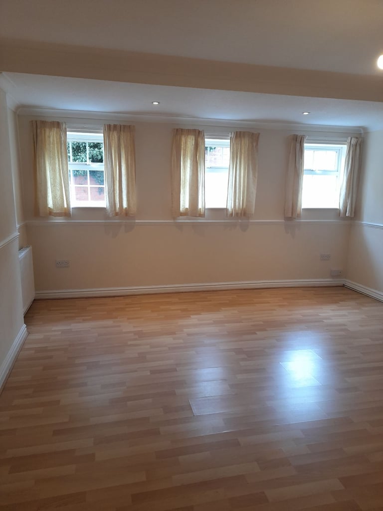 LARGE 2 bedroomed flat to let in Thorne.  DN8 5EL