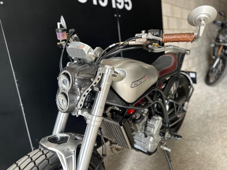 STUNNING LOW MILEAGE 2019/69 CCM SPITFIRE FLAT TRACKER
