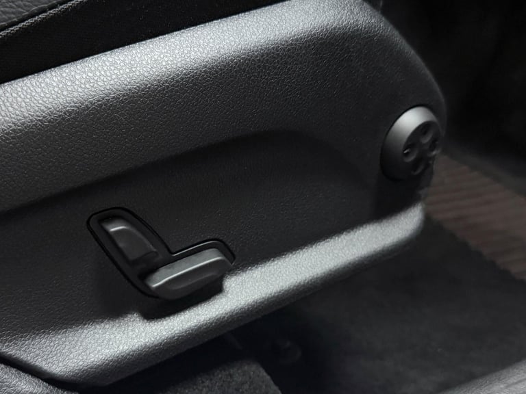 2020 Mercedes-Benz GLC 2.0 GLC300d AMG Line (Premium) Coupe 5dr Diesel G-Tronic+ 4MATIC Euro 6 (s...