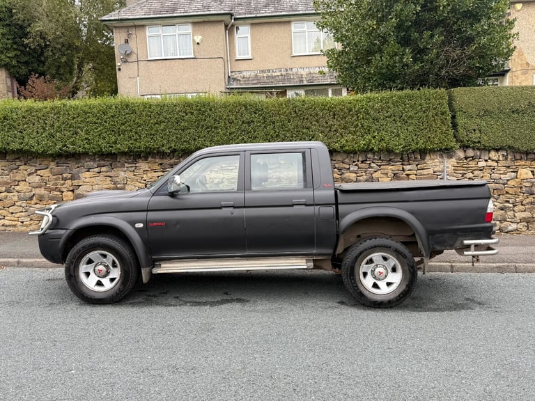 2001 Mitsubishi L200 DOUBLE CAB D/C 4X4 BLACK PICK UP Diesel Manual