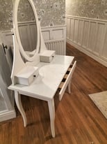 Dressing table