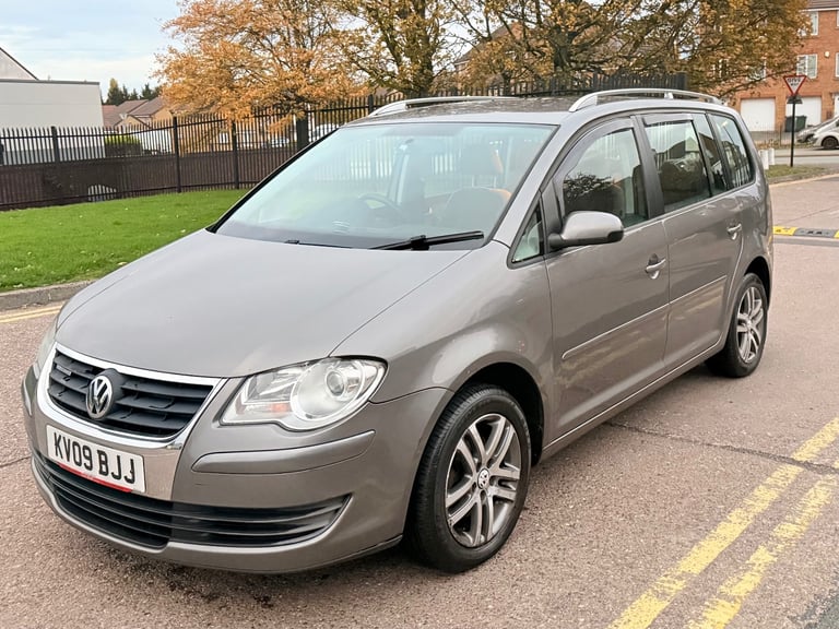 2009 (09) VOLKSWAGEN TOURAN 1.9 TDI SE BLUE-MOTION MPV 7 SEATER  