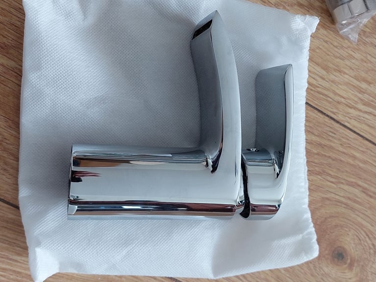 Water fall mono mixer tap