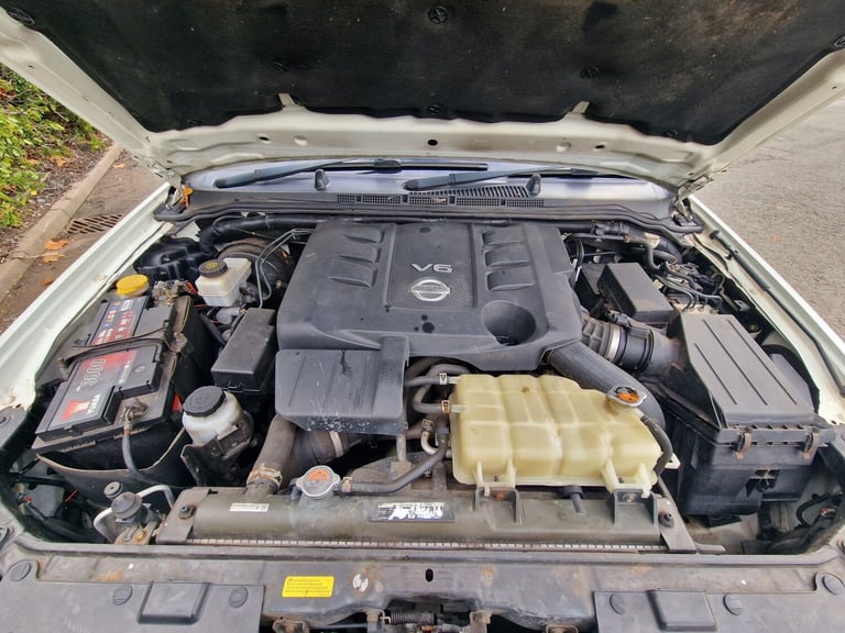 2012 Nissan Navara Double Cab Pick Up Outlaw 3.0dCi V6 231 4WD Auto PICK UP Diesel Automatic