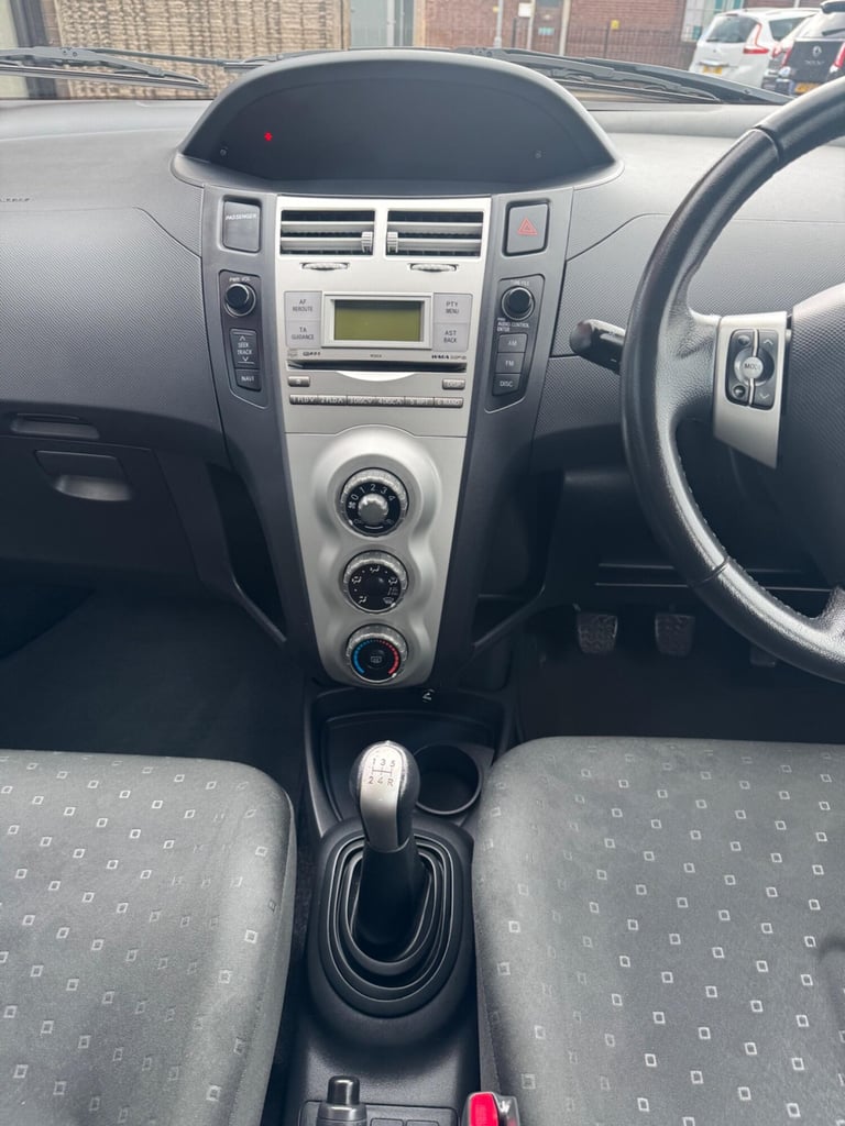  Toyota Yaris 1.0 VVT-i T2 5dr Petrol Manual