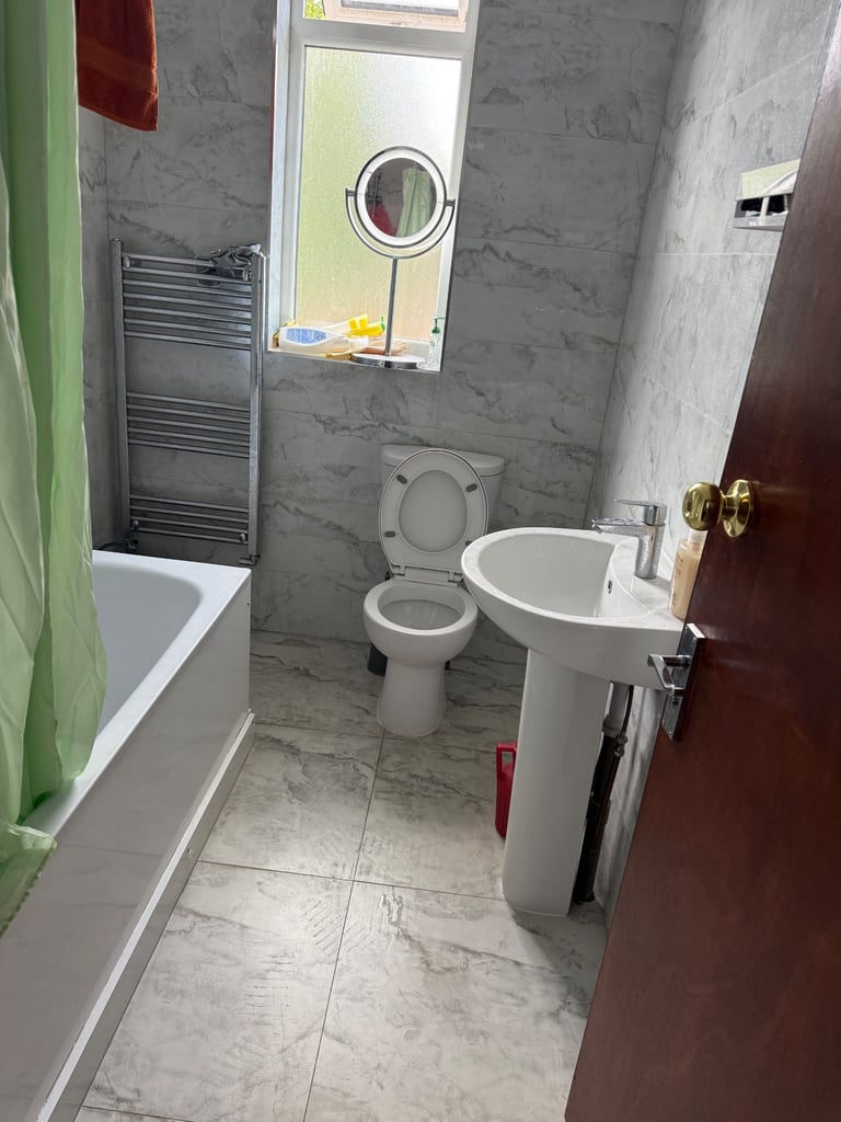 7 Bedrooms House HMO Licensed in available to rent in Hayes UB3