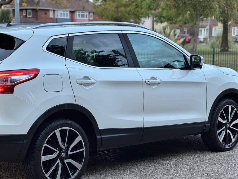 Nissan, QASHQAI, Hatchback, 2015, Manual, 1197 (cc), 5 doors