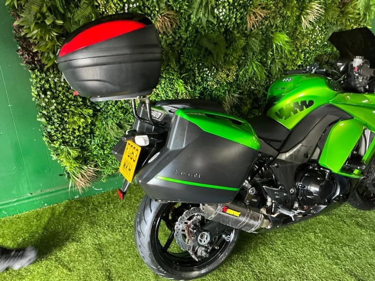 Kawasaki ZX1000sx free delivery 