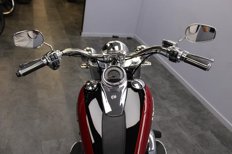 2019 Harley-Davidson FLDE Softail Deluxe in Two Tone Red and Black