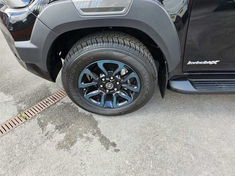 2025 Toyota Hilux INVINCIBLE X 2025 (25)  2000 miles Pick Up Diesel/Ele Automatic