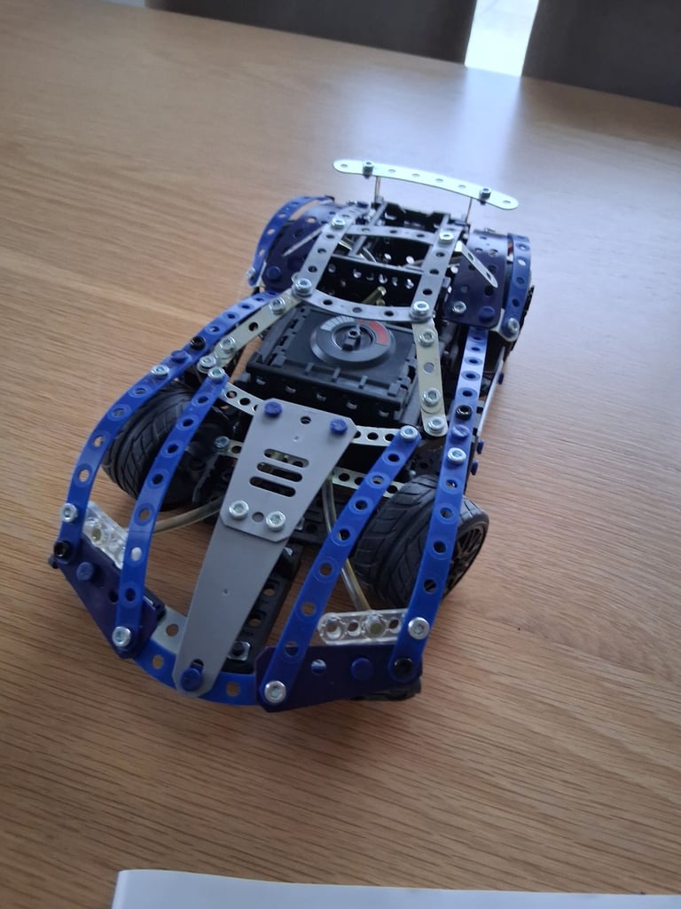 Meccano racing car kit 
