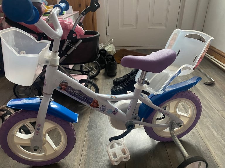 Girls bike and helmet 