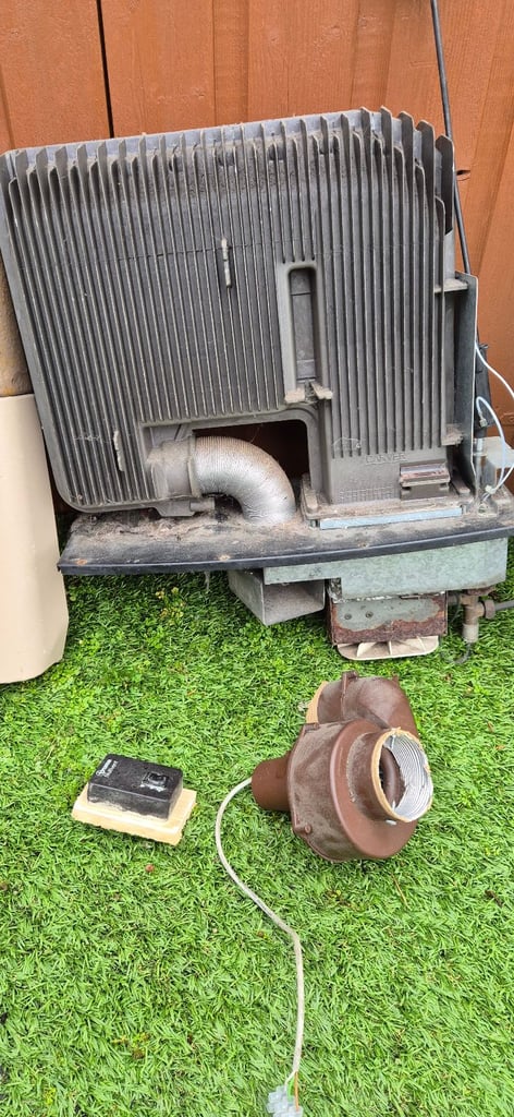 CARVER 1800S TRUMA MULTIVENT gas space heater for camper caravan motorhome.