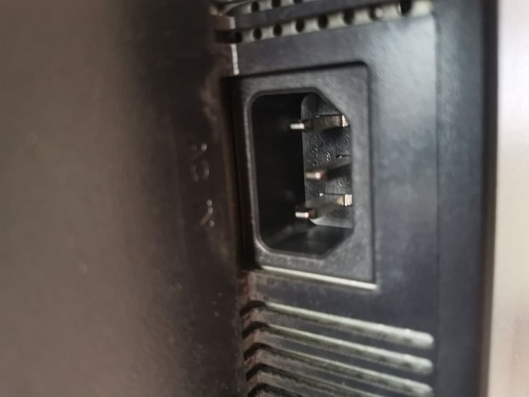 AOC PC Monitor 16' 