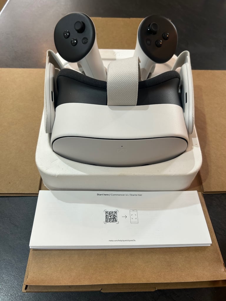 Meta Quest 3s excellent condition boxed 