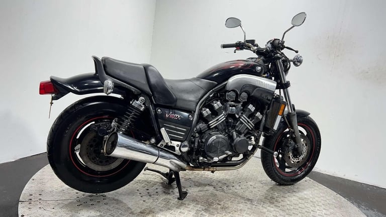 Yamaha Vmax [Phone number removed]K RUNNING PROJECT BIKE SPARES OR REPAIR CLASSIC CRUISER