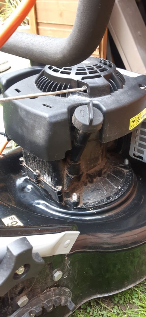 Yardforce B&S 300 4 stroke