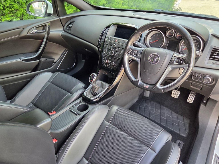 VAUXHALL ASTRA GTC 2.0 T VXR 2016