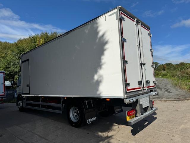 2018 18 DAF LF 230 E6 25ft fridge box Carrier diesel freezer side door bulk head