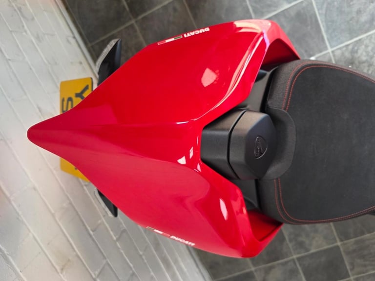 Ducati Streetfighter 955 V2