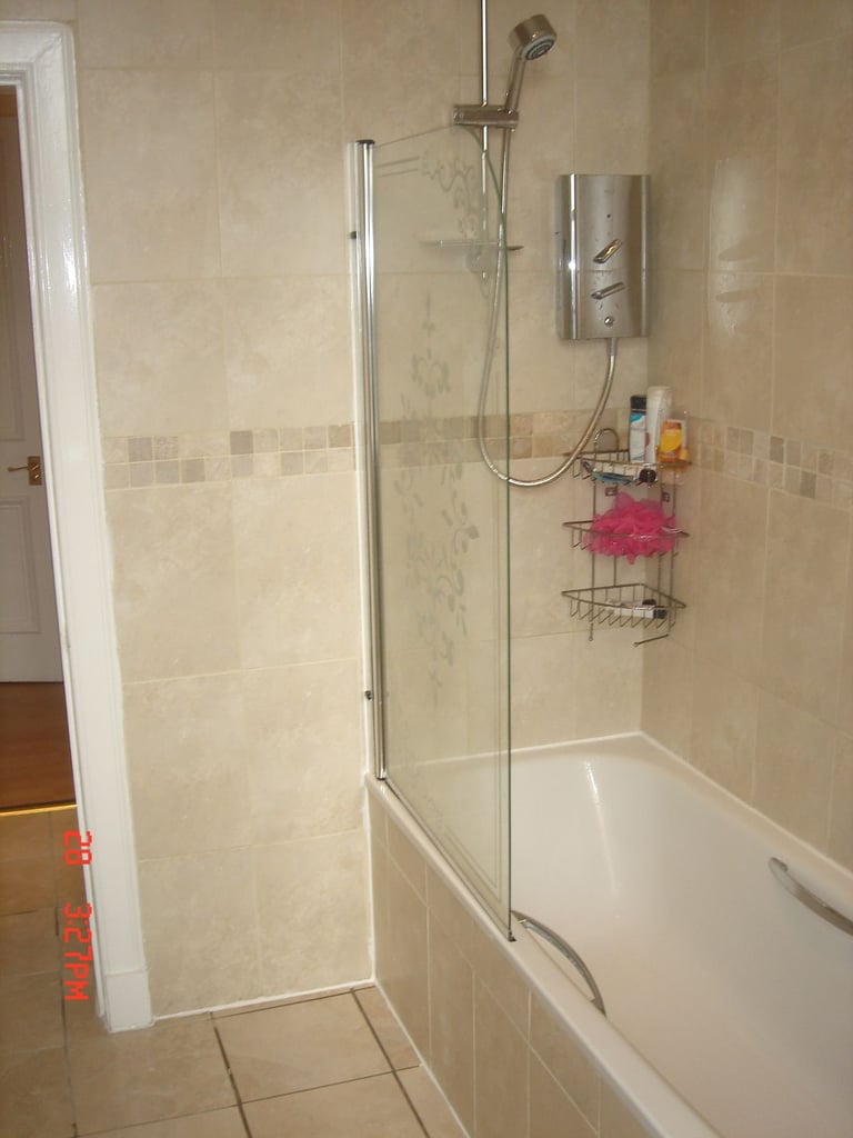 CITY CENTER LUXUARY DOUBLE ROOM ALL BILLS INCLUDED NEAR PRINCESS STREET 