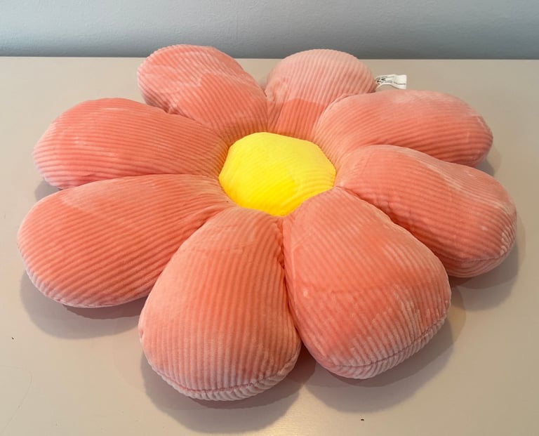 BRAND NEW Pink Flower Cushion