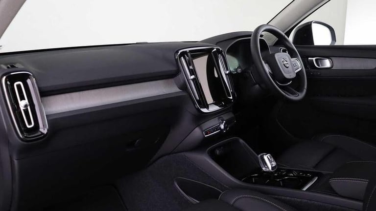 2025 Volvo XC40 Ultra B4 Mild hybrid Petrol Dark Automatic SUV Hybrid Automatic
