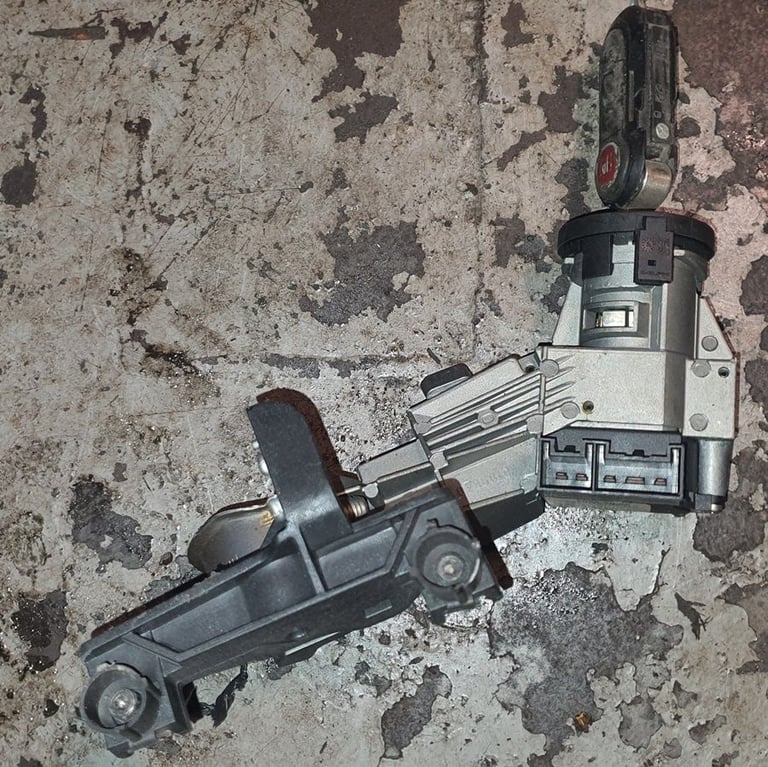 Fiat Punto Grande Ignition Barrel And Key 51813197 B365 2009