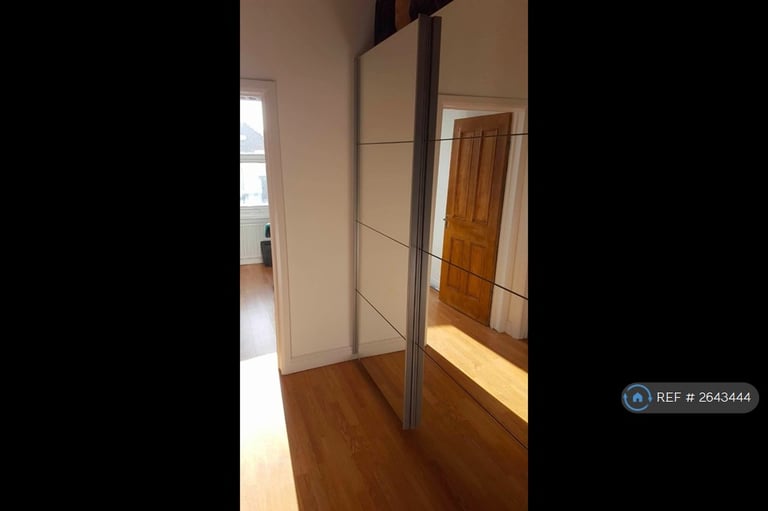 3 bedroom flat in Kings Road, Kingston, KT2 (3 bed) (#2643444)