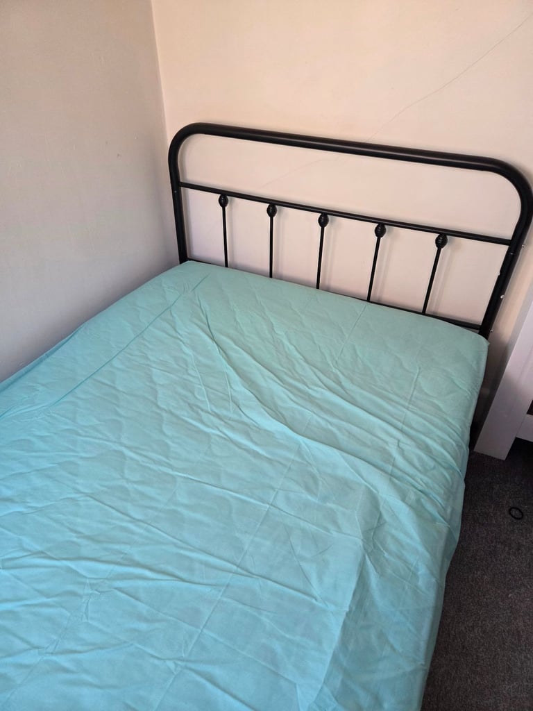 Small Double Bed (4ft)