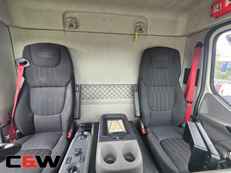 2019(19) FA LF 230 4x2 DROPSIDE REAR MOUNTED CRANE