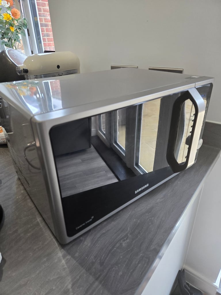 image for SAMSUNG ICROWAVE excellent condition