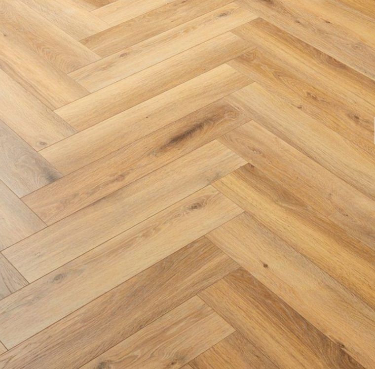 NEW 12.5 square metres Bayside Oak 8mm Herringbone Click Laminate flooring