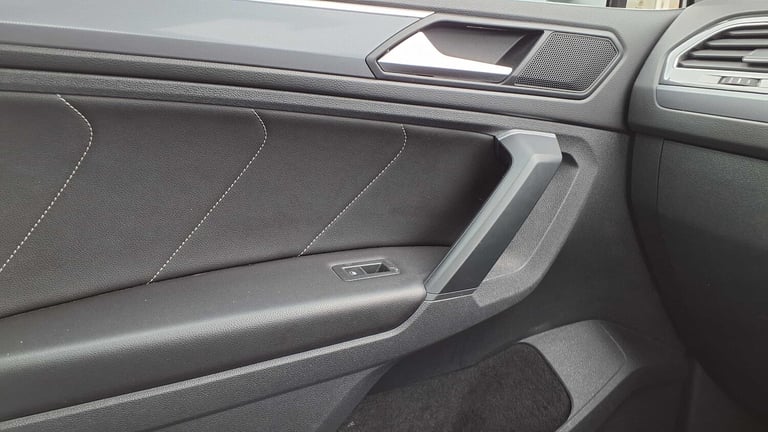 2020 Volkswagen Tiguan 2.0 TDi 150 R-Line Tech 5dr DSG Estate Diesel Automatic