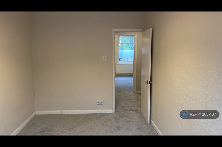 2 bedroom flat in Church Road, Guildford, GU1 (2 bed) (#2657107)