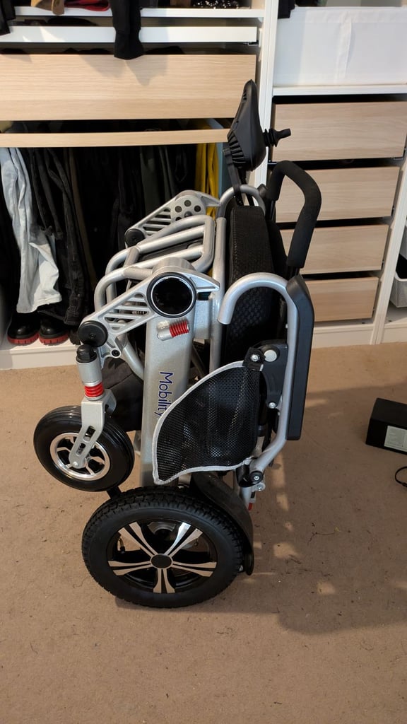 Electric wheelchair - ultralight, instant folding AS GOOD AS NEW