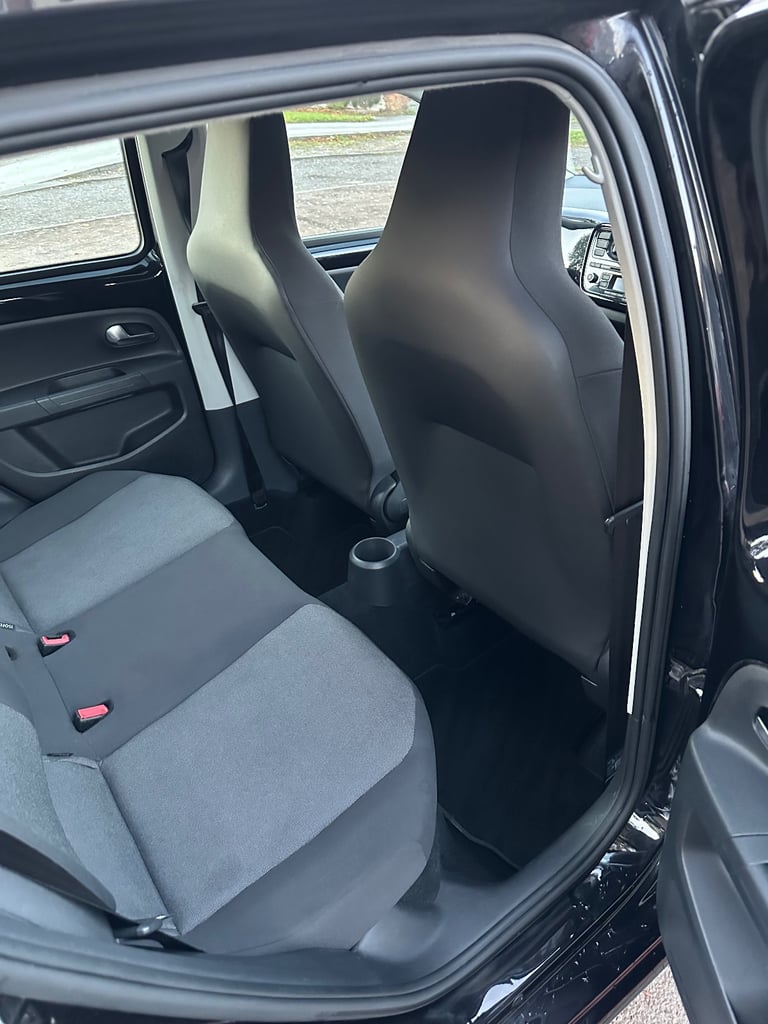 Volkswagen, UP, Hatchback, 2014, Manual, 999 (cc), 5 doors