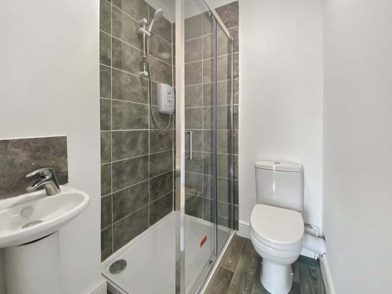 1 bedroom in Bullingdon Road, Oxford, OX4 Book Online - The Rent Guru {470}