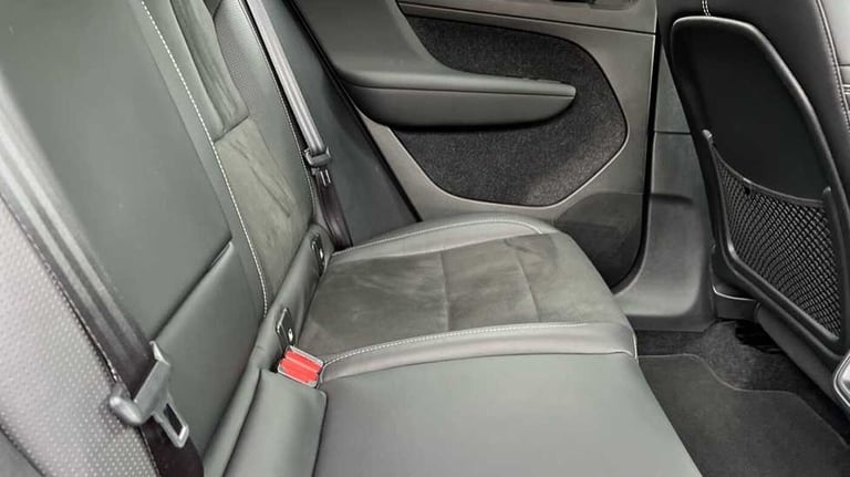 2019 Volvo XC40 2.0 T5 R DESIGN Pro 5dr AWD Geartronic SUV Petrol Automatic