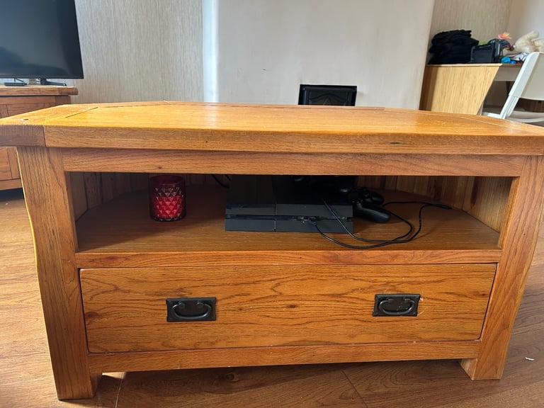 Corner tv unit 