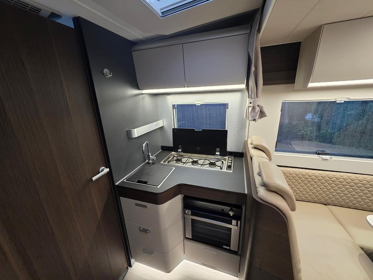 Adria Matrix 670 SL Supreme Automatic 2022 Fixed Bed Motorhome For Sale